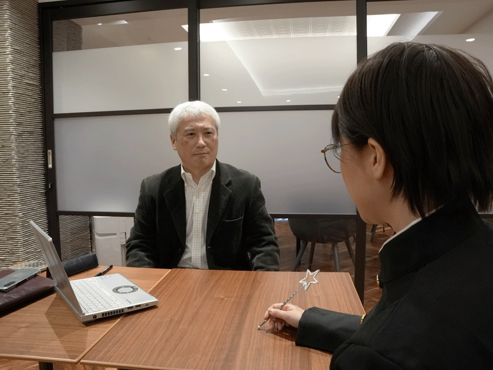 ※さらに力説する四本氏と、うなだれる木全